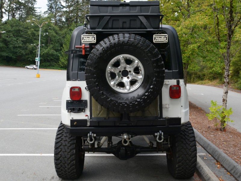 1992 Jeep Wrangler YJ Renegade Lifted 4x4