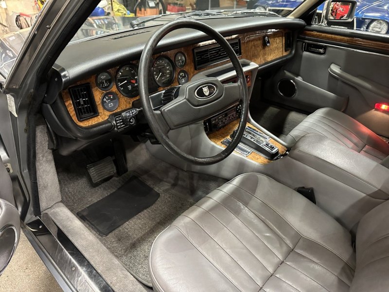 1988 Jaguar XJ Vanden Plas V12