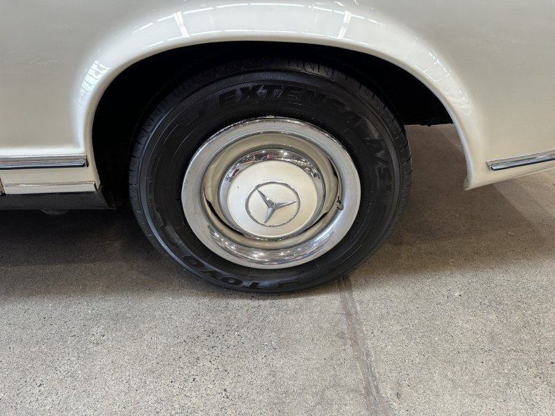 1966 Mercedes-Benz 230SL Roadster