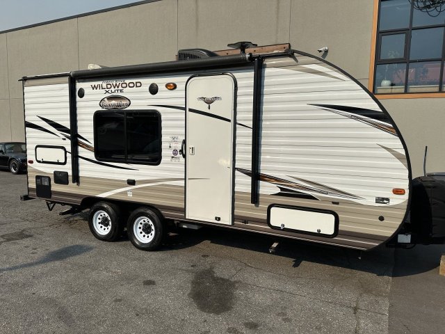 2018 Forest River Wildwood X-Lite Island Wild T171RBXL 