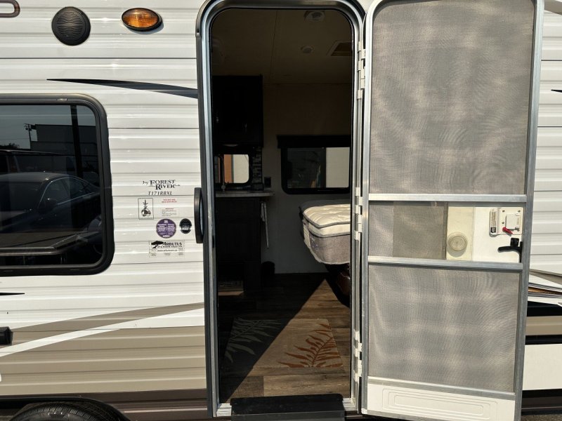 2018 Forest River Wildwood X-Lite Island Wild T171RBXL 