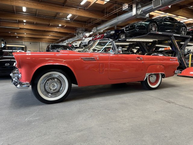 1956 Ford Thunderbird